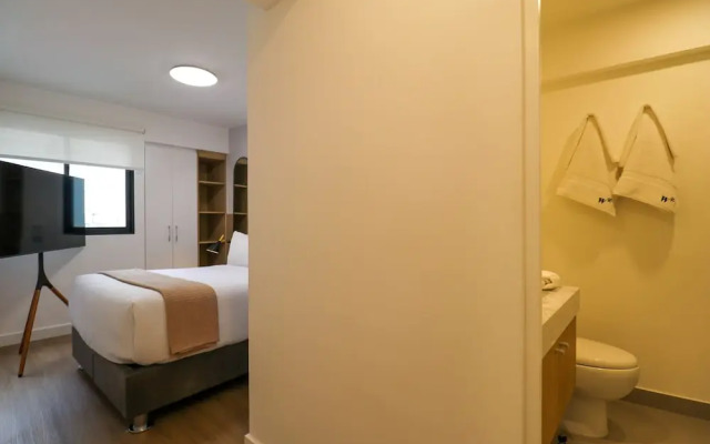 w Phenomenal 2BR With Balcony in San Isidro