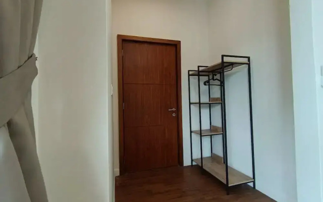myRoom at 11 J Adams