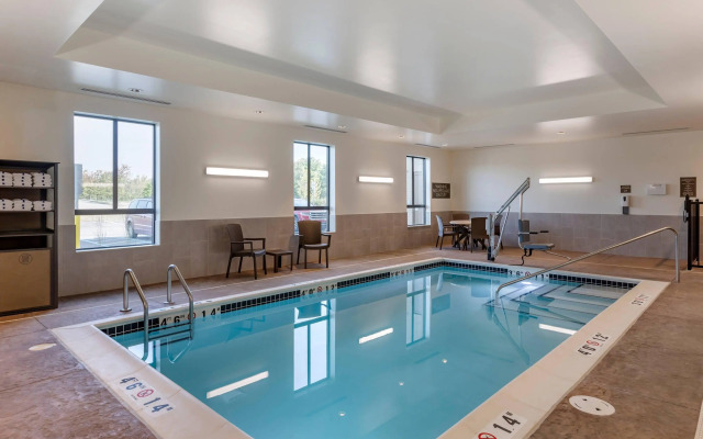 Comfort Inn & Suites