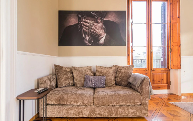 Miró in Barcelona with 2 bedrooms and 2 bathrooms