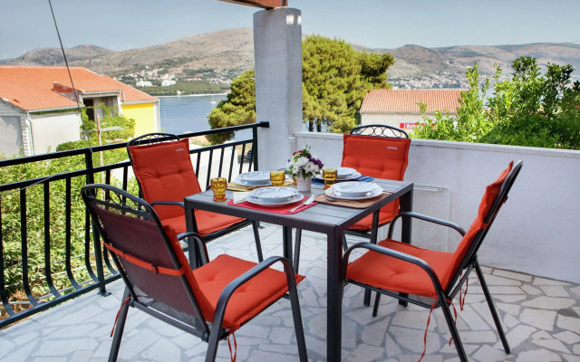 Central Apartment in Okrug Donji near Beach