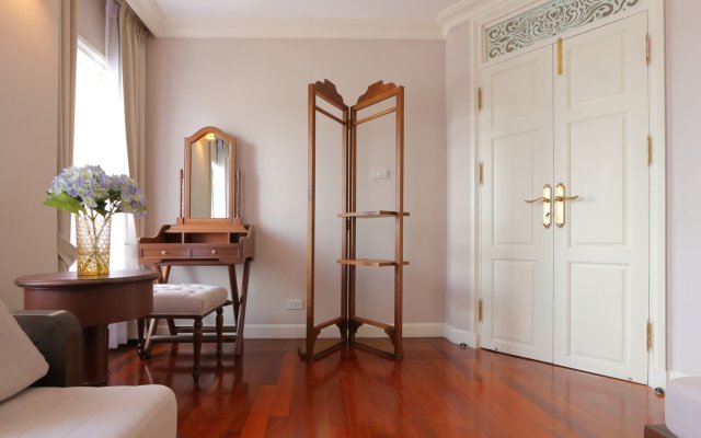 Hiranyakul House Riverside