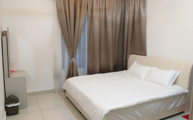 Raffles Suites Homestay