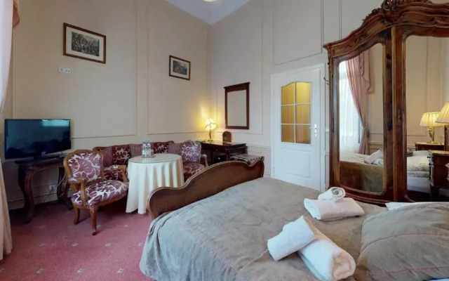 Hotel Bursztynowy Palac (Amber Palace, Bernsteinpalast)