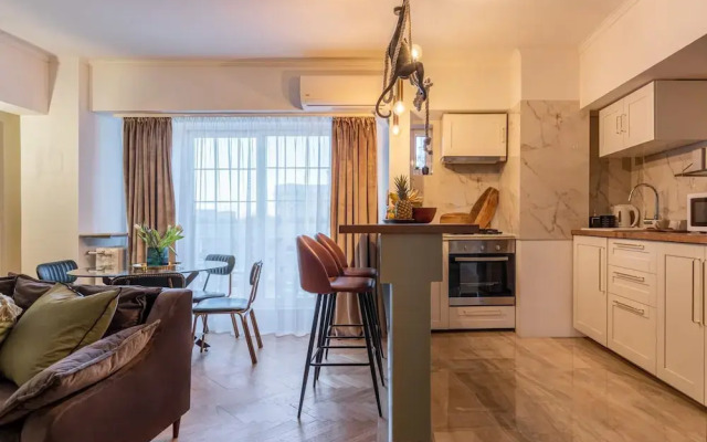 Bagheera and Mowgli in Bucure ti