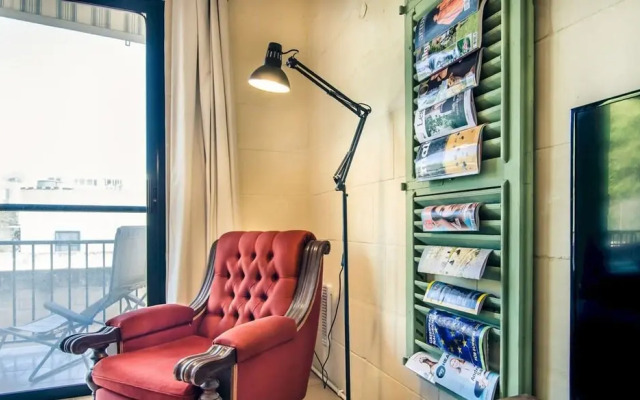 Retro Designer Homelike Apartment - Close to Beach