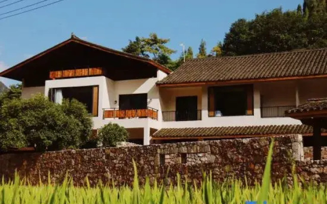 Yifangxi Hot Spring Hotel (Xianahei Branch, Wanfenglin Scenic Area)