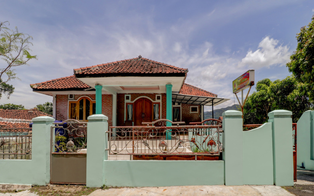 OYO 3879 Villa Sari Intan