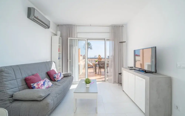 Beachfront Apartment in Empuriabrava With Pool