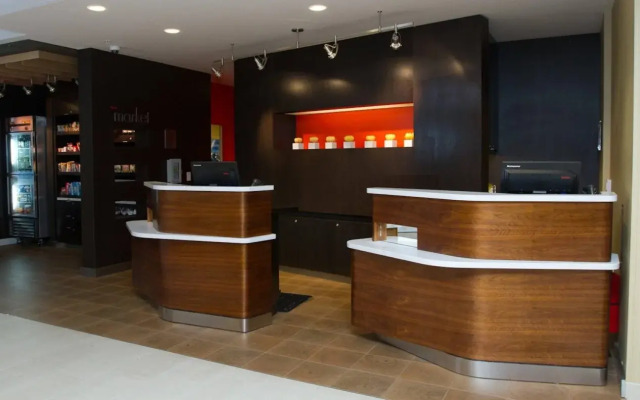 Courtyard Philadelphia Springfield