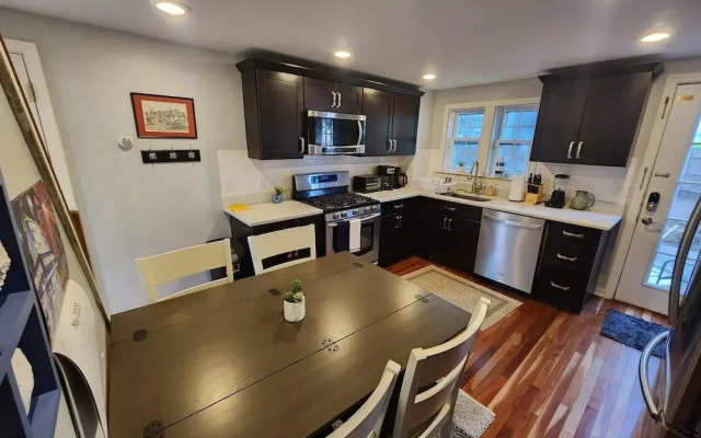 Marblehead Oasis 3 Bedroom Townhouse by RedAwning