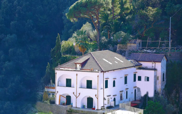Villa Lara Hotel