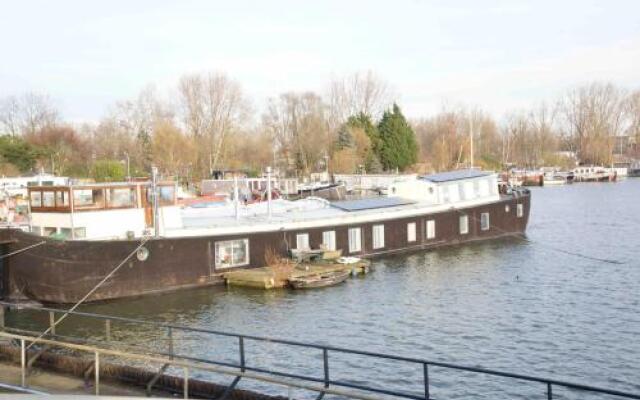 The Island Houseboat