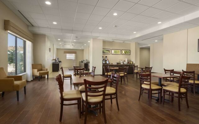 Baymont Inn and Suites Cotulla