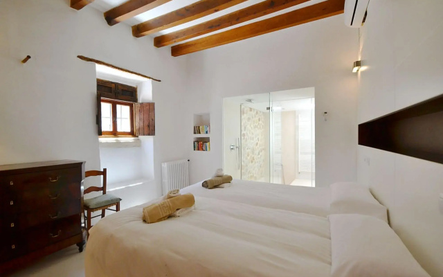 Luxuriously renovated Mallorcan country house for 10 pax
