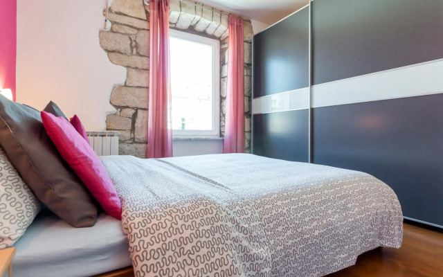 Top Center Apartment