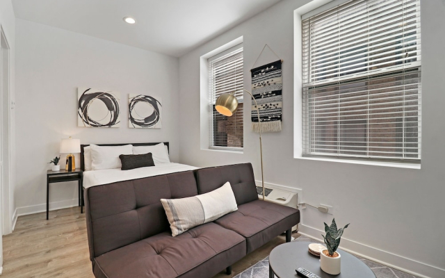 Nice & Comfy Studio Apt in Uptown