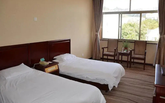 University Academic Exchange Hotel - Qingdao