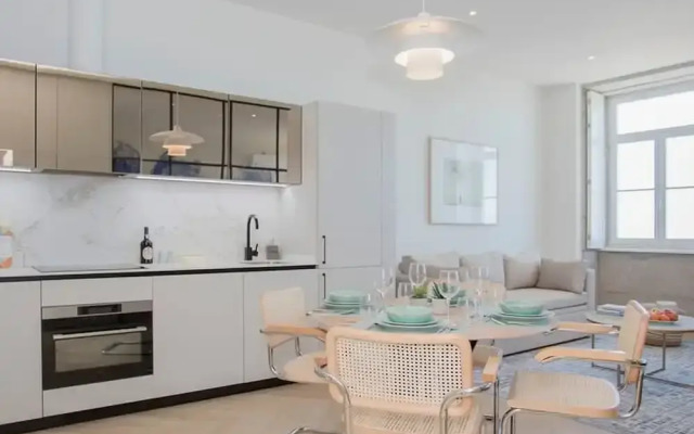 Liiiving in Porto Luxury Beachfront Apartment II