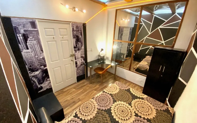 Roomies Hostel Condesa