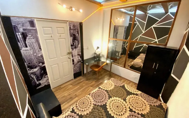 Roomies Hostel Condesa