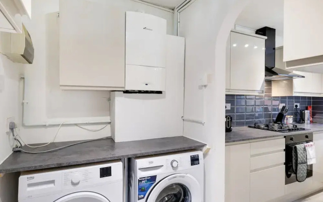 Spacious 4-Bedroom 2-Bath Home in Bywood