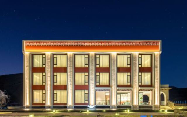 Wolian Huayin Hotel in Xinduqiao