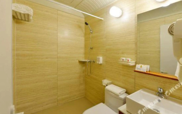 Super 8 Hotel (Penglai Penglaige Dengzhou Road)
