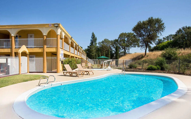 Super 8 by Wyndham Ukiah