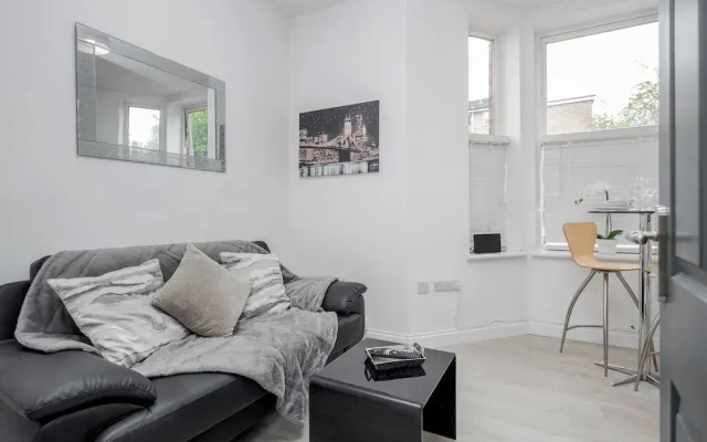 1 Bedroom Apartment With Wifi and Parking