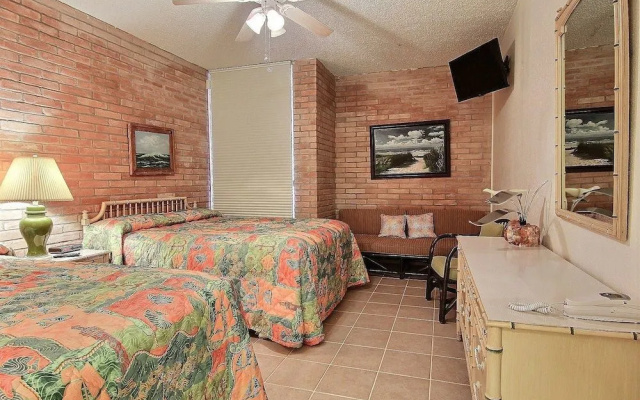 Channelview 206