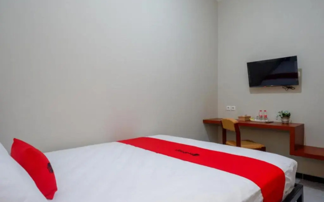 RedDoorz near Kampus UMP Purwokerto 2