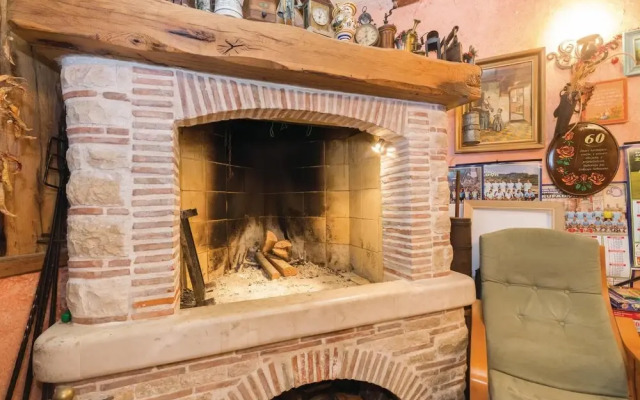 Nice Home in Buje With Wifi and 1 Bedrooms