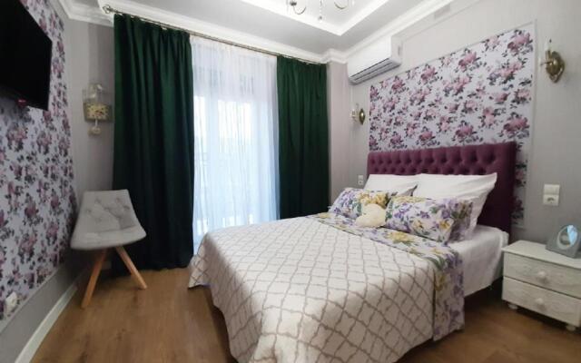 2 BDR apartment near Gorky Park, Center