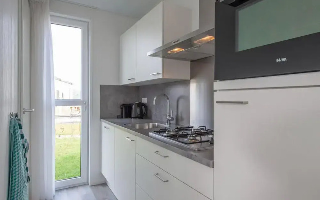 Modern Lodge With Combi-microwave, Beach at 500 m