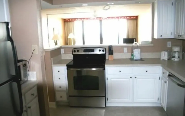 Club Regency in Regency Towers