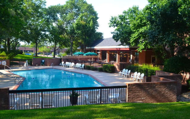 Magnuson Grand Hotel & Conference Center Tyler