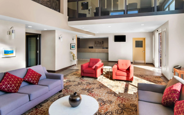 Best Western Plus Osoyoos Hotel & Suites