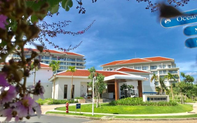 Deluxe villa along the beach