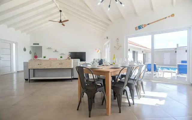 Breathtaking Prvt 4BR Pool Villa 5 Min to Beach