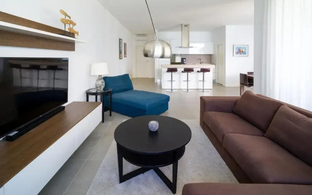 Acadia Beach Villas & Apartments Slatine