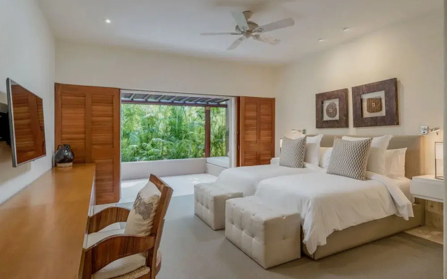 Four Seasons 2038 Teulu Golf Beach Club