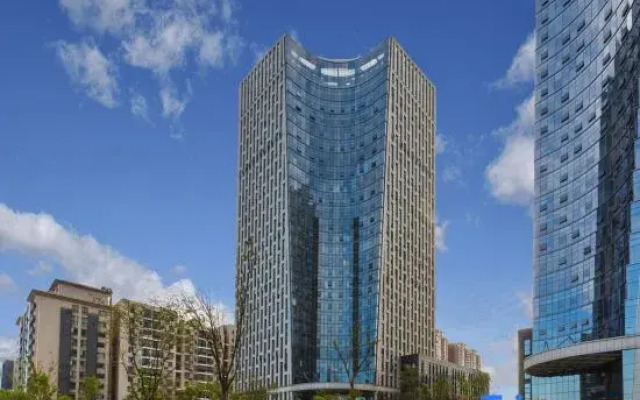 Vienna Hotel (Wuhan Aeon Jiangxiaketing Metro Station)