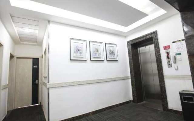 Xingyue Express Hotel (Xinxing Street Subway Station)