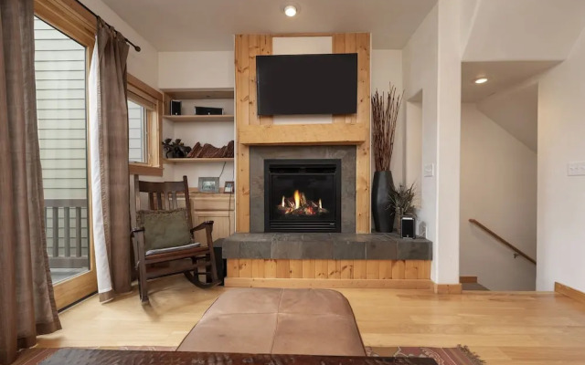 Willows Way 106 3 Bedroom Townhouse by RedAwning