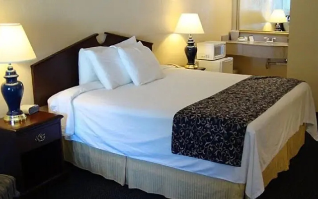 Plantation Inn & Suites