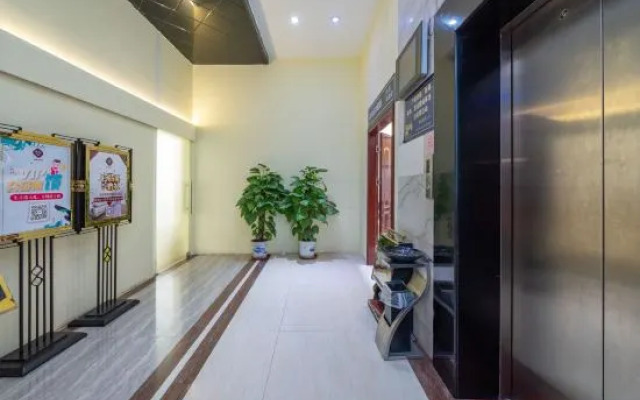 Shangjun Hotel (Hezhou Lingfeng Plaza Branch)