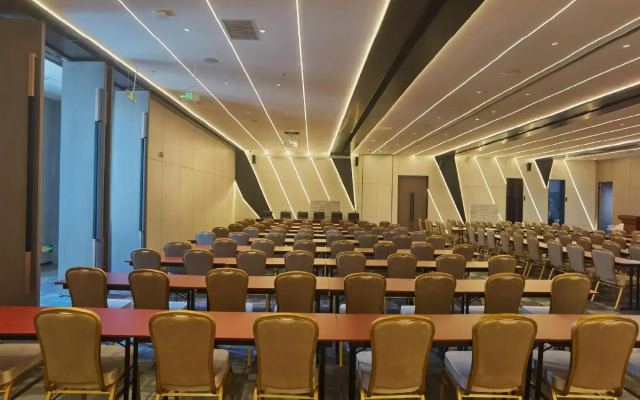 Huada Hotel