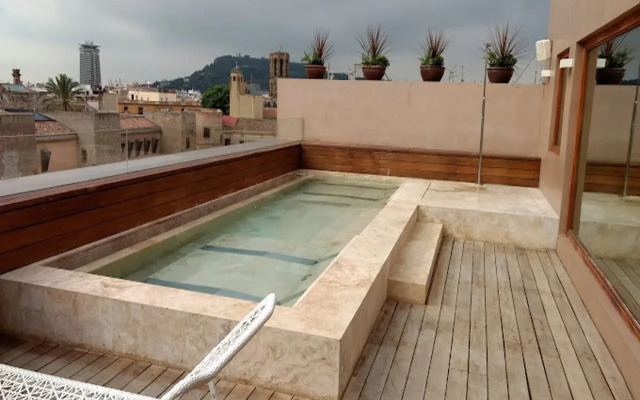 Lamaro Hotel