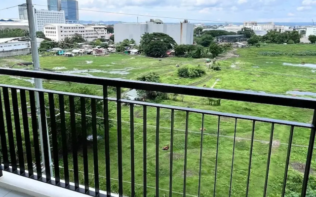 Room-minimalist Studio in Saint Dominiqu